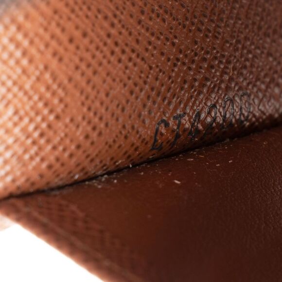 Louis Vuitton Monogram Canvas 6 Key Holder - Picture 4 of 14